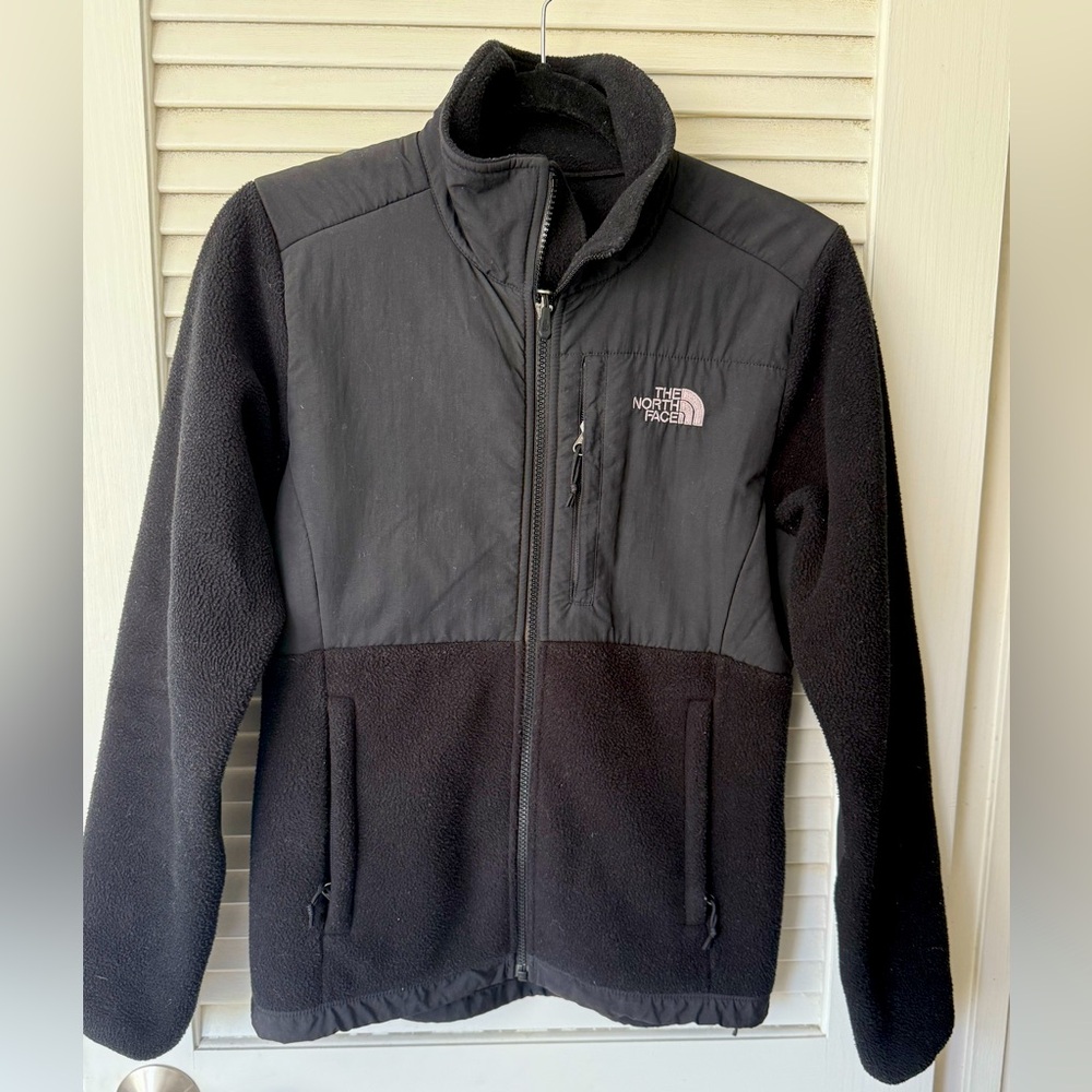 Womans XS black fleece North Face Jacket. Very warm